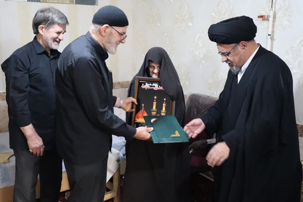 دیدار امام جمعه شهرستان بناب با خانواده های معظم شهیدان پوراصل و امیررستمی+ تصاویر