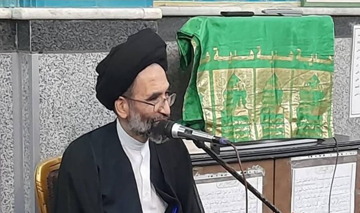 تنها قرآن و عترت است که نسخه نجات بشریت است