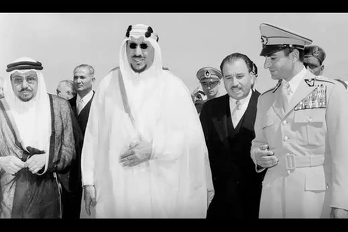میراث پهلوی؛ از شوهر دادن بحرین تا بخشیدن آرارات