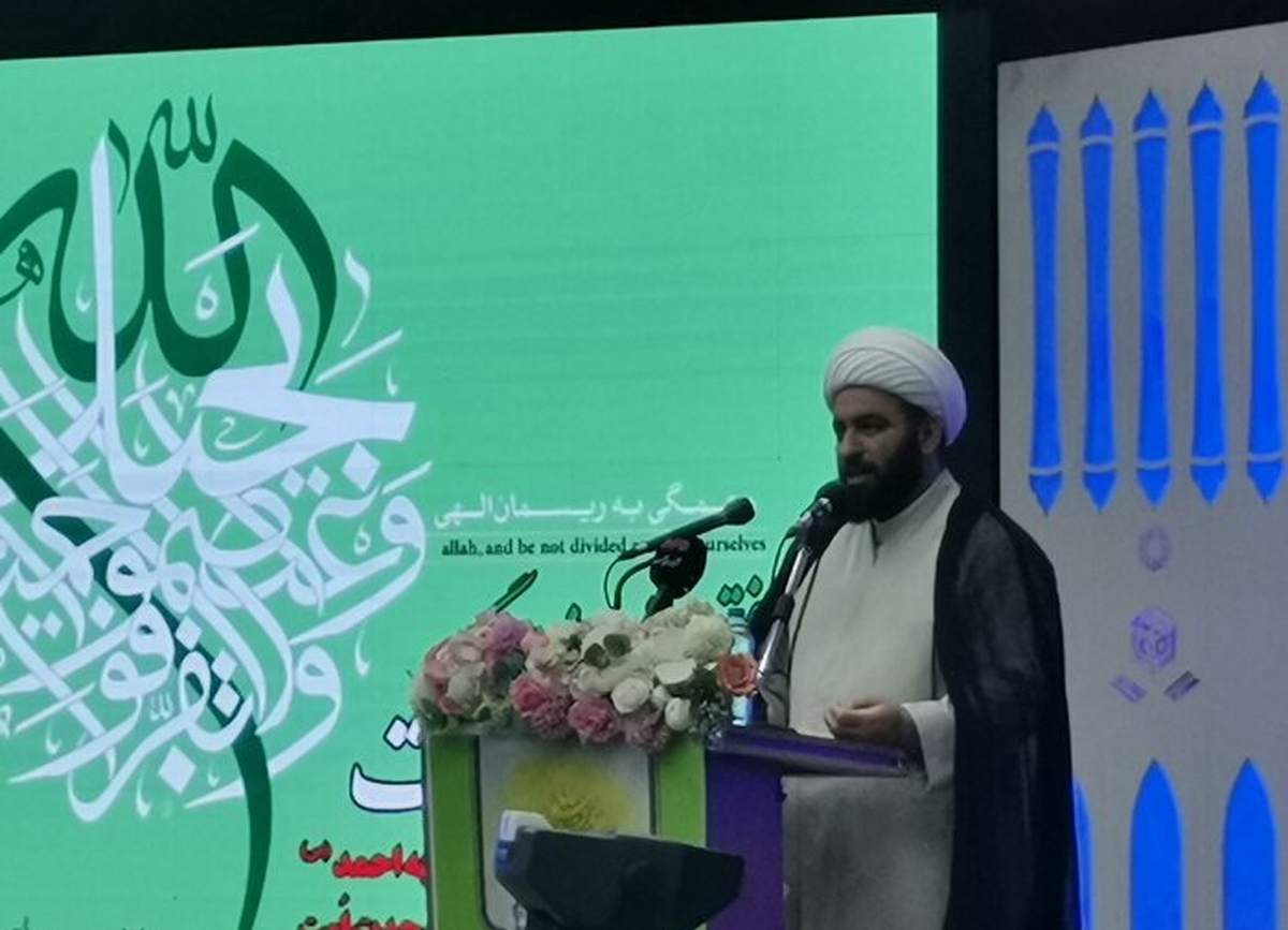 دشمن از وحدت مردم، اقلیت‌ها و مذاهب‌ها در کشور نگران است