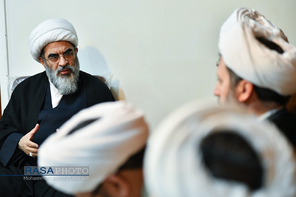 آشنایی مجامع بینالمللی با اندیشه امام خمینی، زنده کننده آرمانهای اصیل بشری است