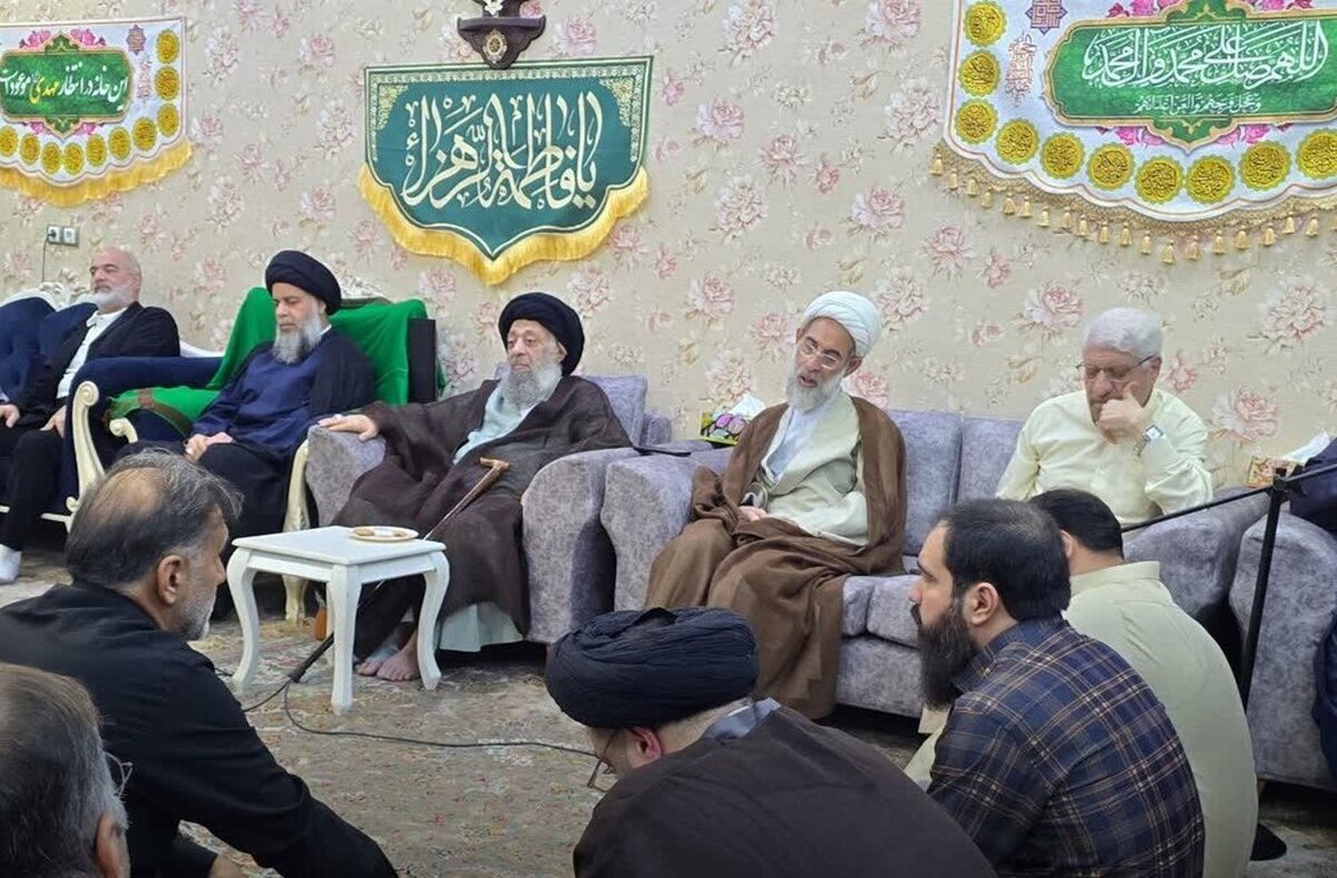 دیدار جمعی از مرثیه سرایان، واعظین و قاریان قرآن با آیت الله موسوی جزایری