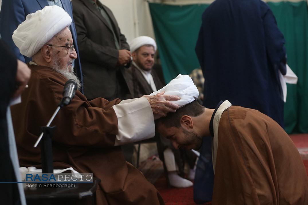 برگزاری آیین عمامه گذاری طلاب و جشن میلاد پیامبر و امام صادق با حضور مراجع + تصاویر