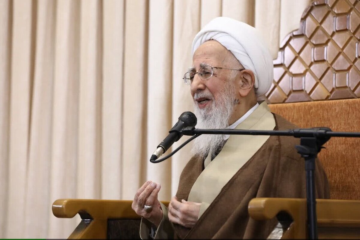 باید با علم و عمل جامعه را به نور قرآن و عترت روشن کنیم