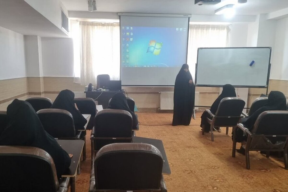 پایان‌نامه‌نویسی با محوریت هوش مصنوعی در حوزه علمیه یزد برگزار شد