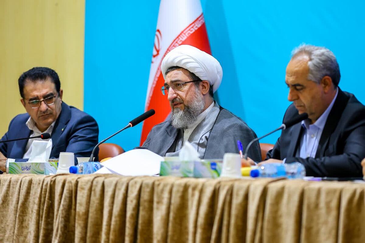 هشدار امام جمعه تبریز نسبت به ترویج فرهنگ‌های بیگانه