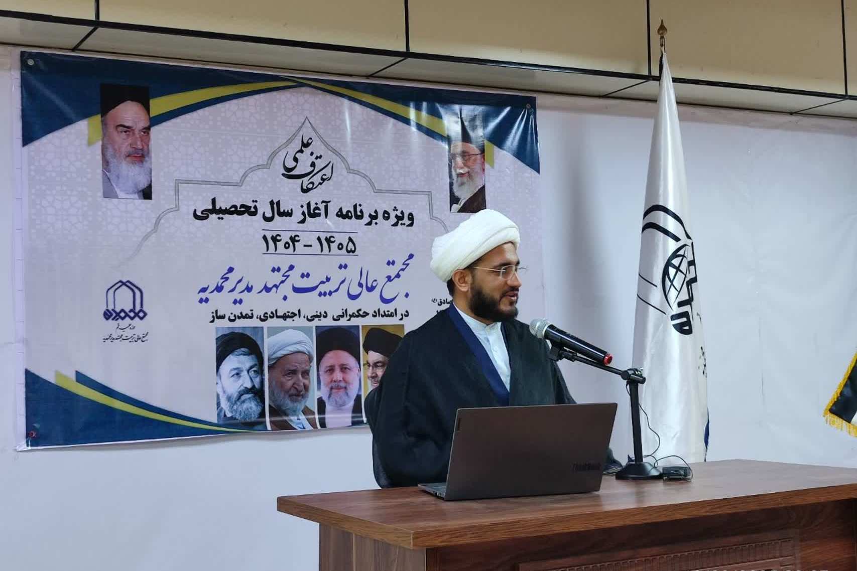 فضای مجازی بستر اصلی جنگ روایت انقلاب اسلامی با دشمنان است