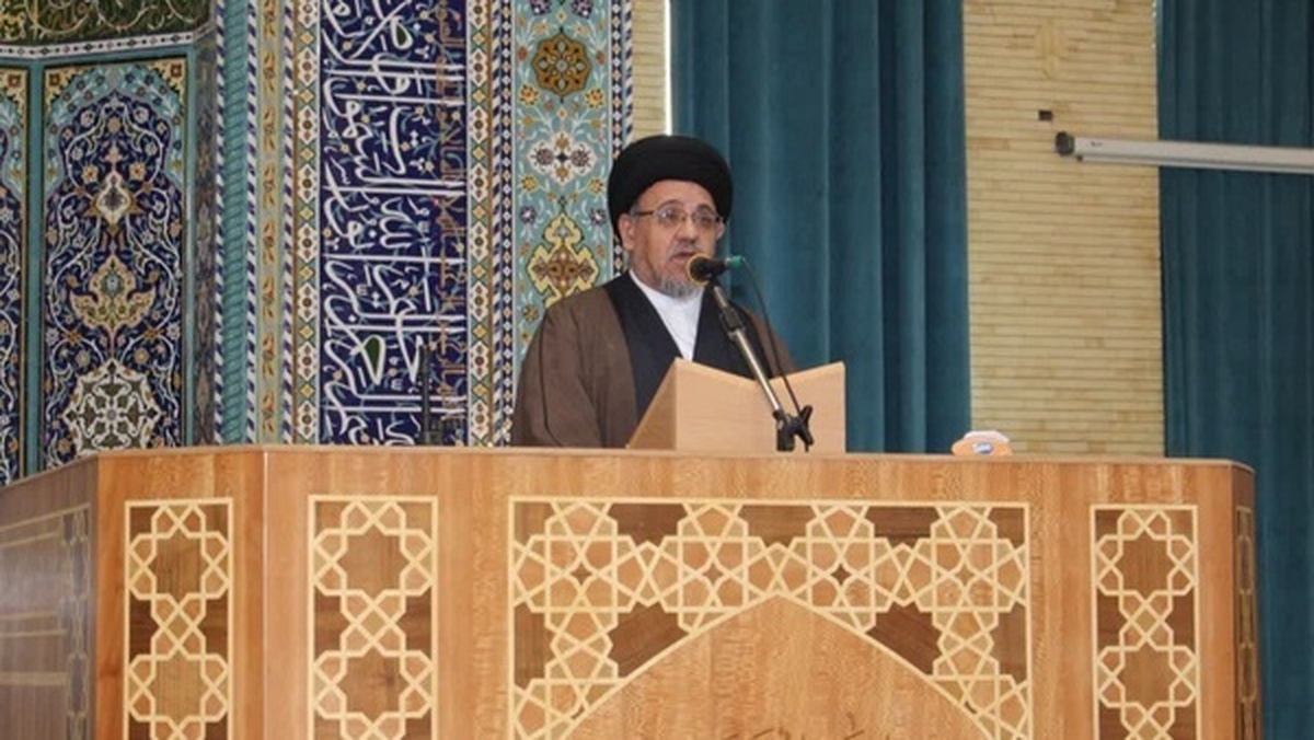 هرگونه طرح بحث استیضاح رئیس‌جمهور خلاف منویات رهبری است