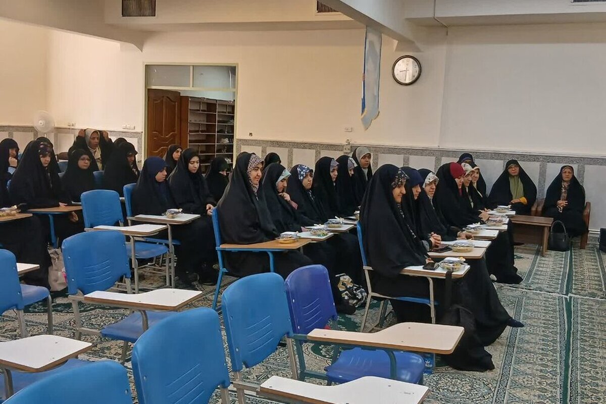 وظیفه حوزه‌های علمیه خواهران تربیت نیروی انقلابی است