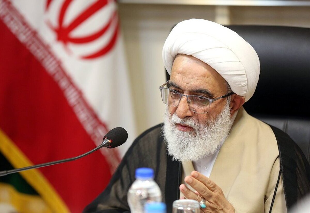 کسی را سراغ ندارم که در ابعاد اجتماعی و سیاسی اقوی از رهبر انقلاب باشد
