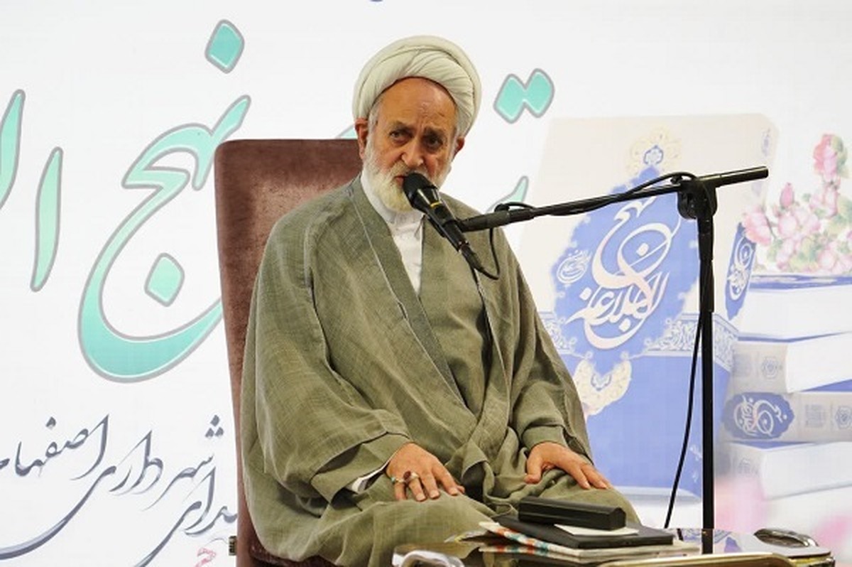 توحید عامل بصیرت و بیداری و ایستادگی است