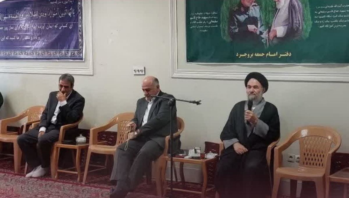 برگزاری مراسم بزرگداشت عالم فرهیخته و ربانی آیتالله محسن شریعتمداری در بروجرد