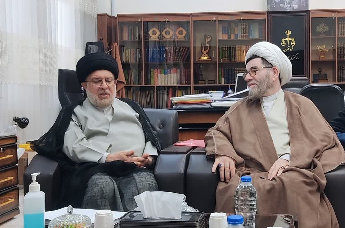 دیدار مدیر موسسه حوزوی امام حسین شیراز با مدیرکل دادگستری قم