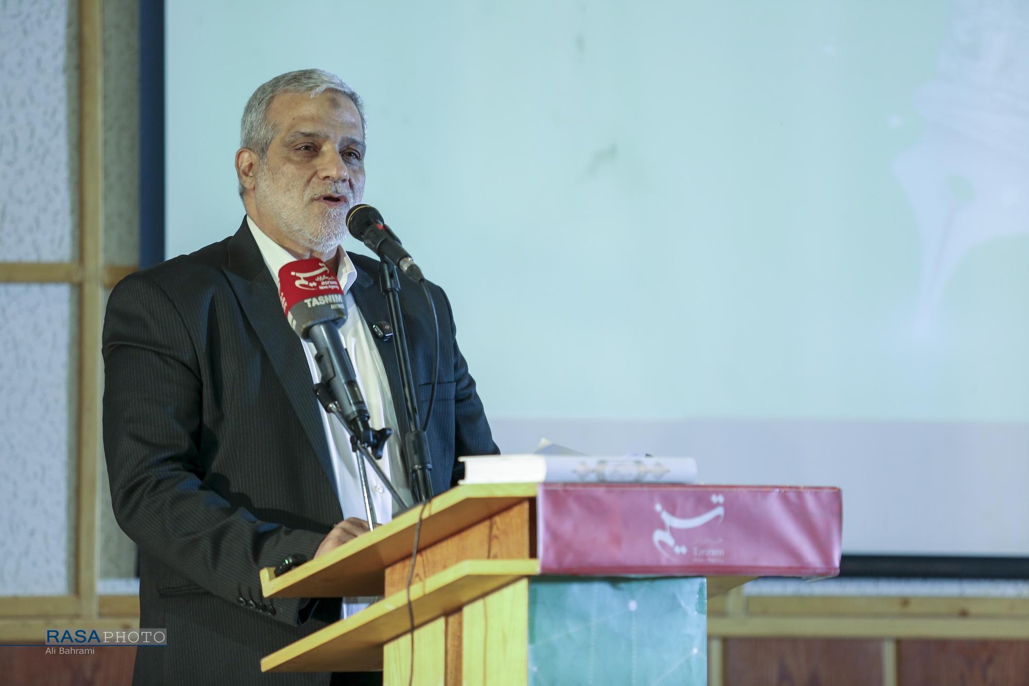 رسانه در جنگ شناختی سپر صیانت از جامعه است/ حوزه و رسانه باید در مسیر بلاغ مبین هم‌افزا شوند