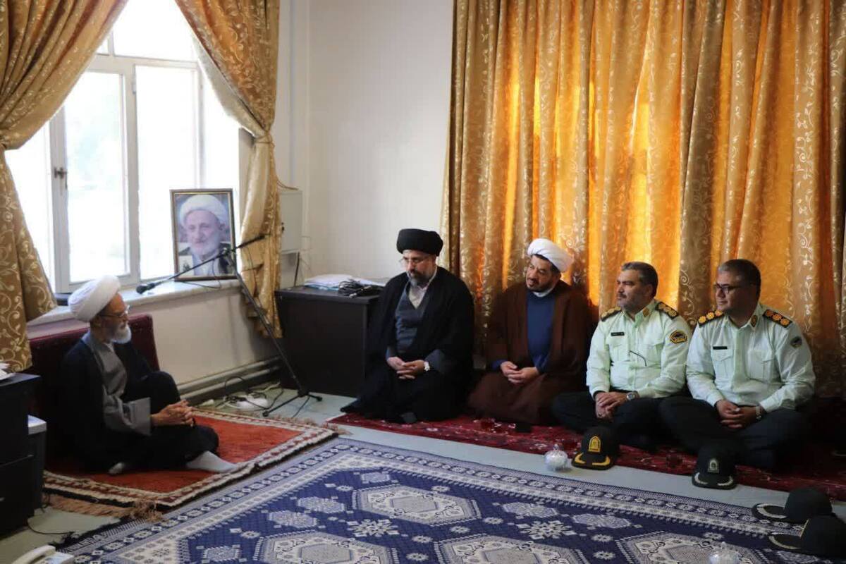 دیدار فرمانده انتظامی بناب با مدیر حوزه علمیه حضرت ولی‌عصر