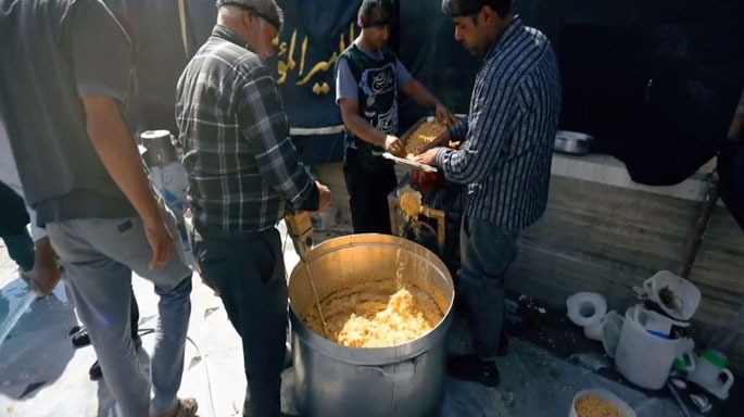 برگزاری آیین باشکوه قالیشویان مشهد اردهال با ۱۶ موکب پذیرایی