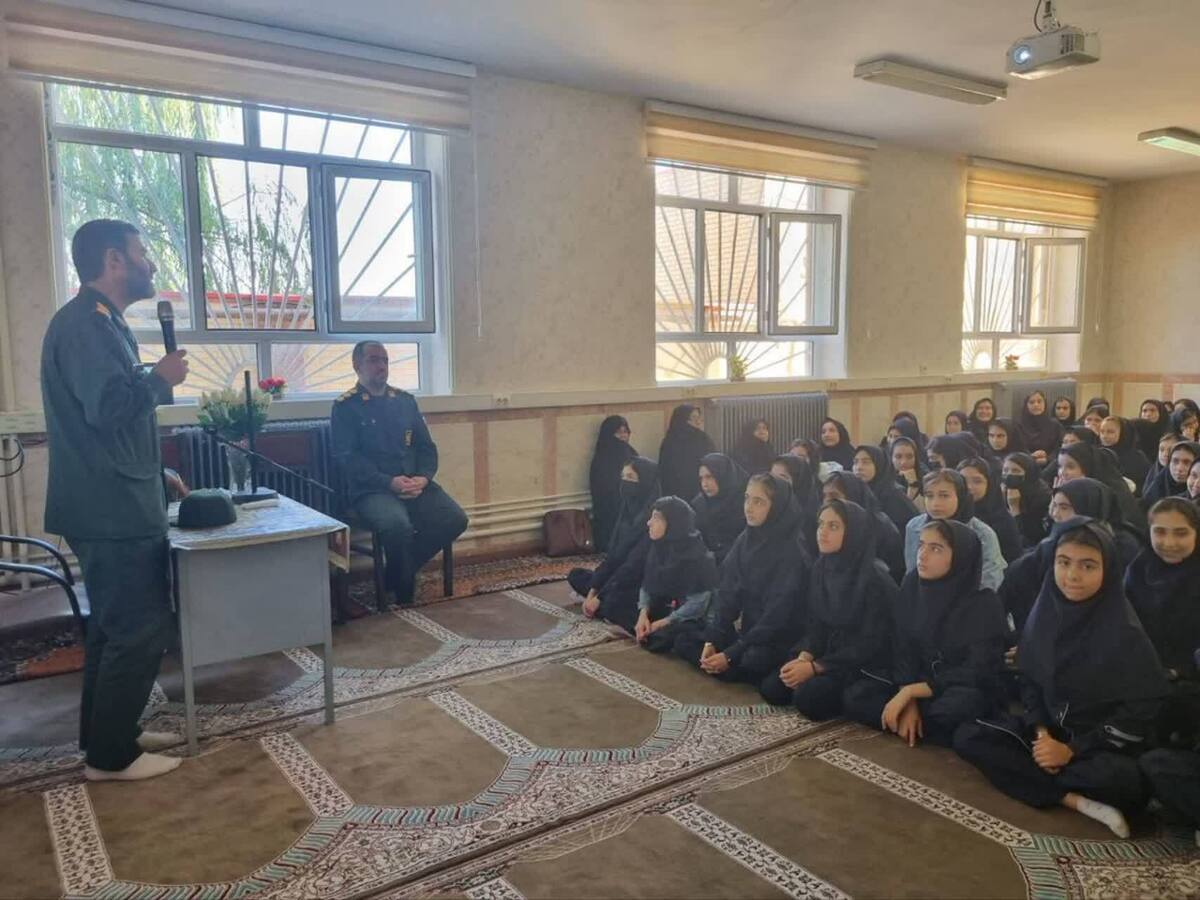 ضرورت ارتقاء سواد رسانهای دانشآموزان در برابر تهدیدات فضای مجازی