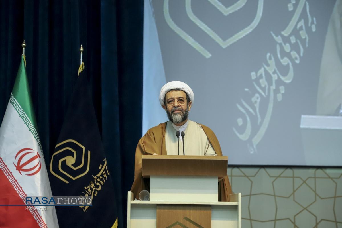 خواهران طلبه وظیفه متدین کردن آحاد جامعه را بر عهده دارند