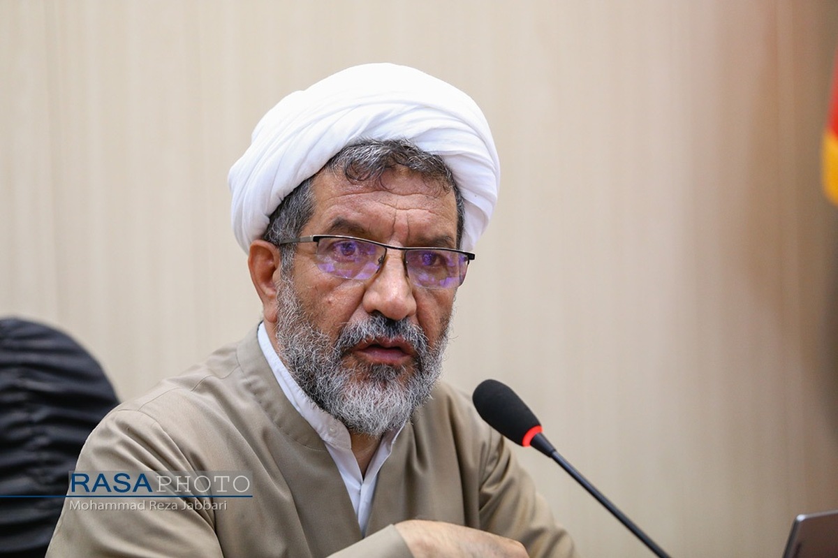 مدار اساسی زندگی فردی و اجتماعی بشر بر محور شریعت است/ خطر انزوای عرفان در حوزه فردی