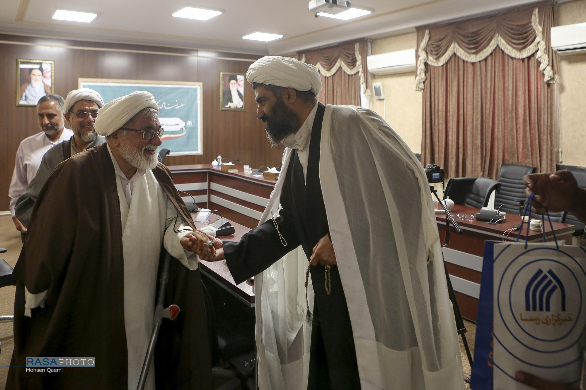 محفل خاطره‌گویی رزمندگان روحانی دفاع مقدس برگزار شد