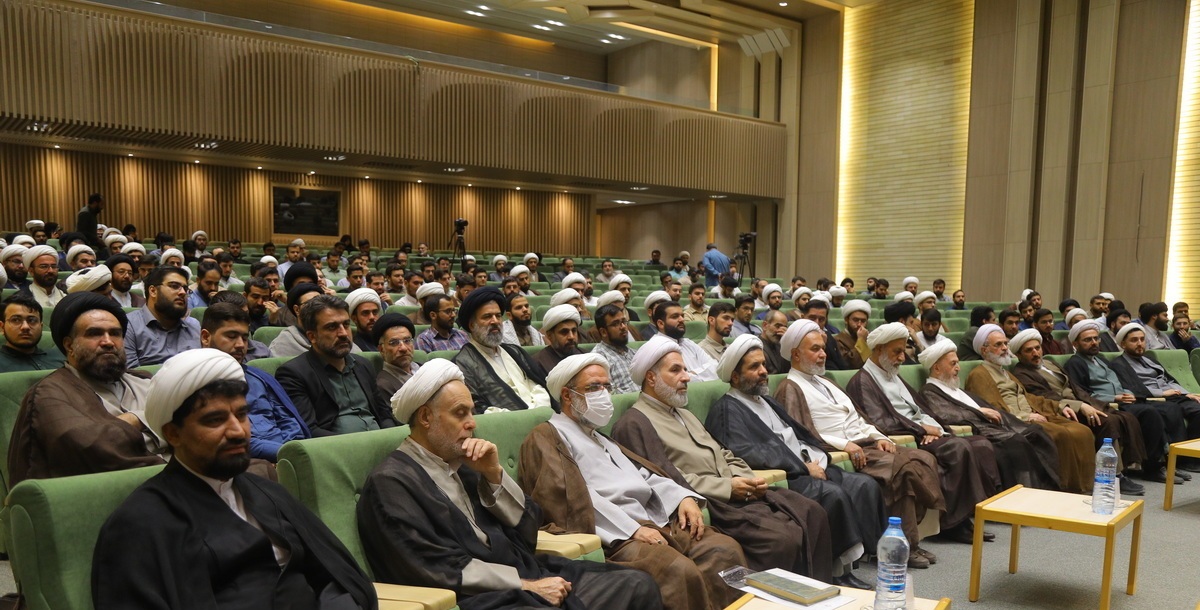 هر کلاس سنگری برای دفاع از اعتقادات است