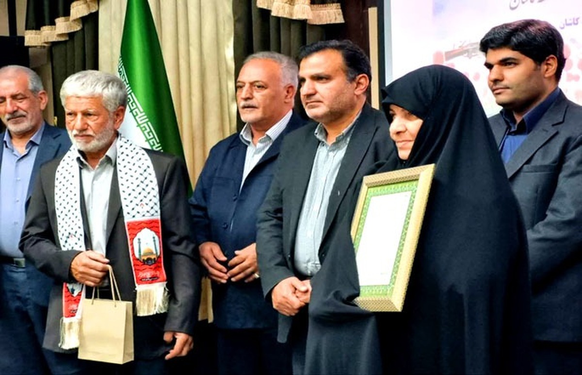 اداره حج و زیارت کاشان از خانواده شهدا حج و زیارت تجلیل کرد + گزارش تصویری