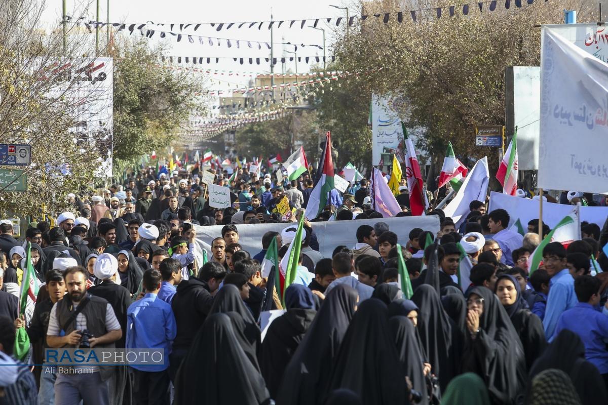 امت حزب‌الله قم در روز 13 آبان حماسه آفرید