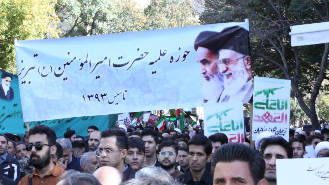 در حال بروز رسانی آمادهایم پاسخ دندانشکن به هر تهدید استکباری بدهیم+ عکس در حال بروز رسانی آمادهایم پاسخ دندانشکن به هر تهدید استکباری بدهیم+ عکس