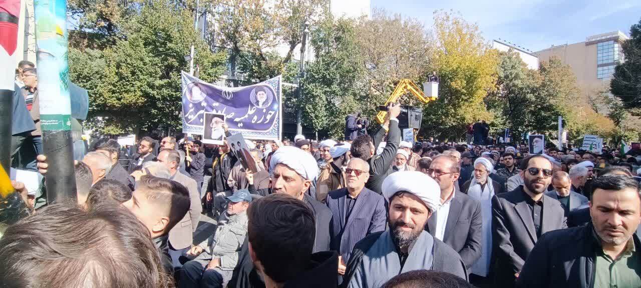 در حال بروز رسانی آمادهایم پاسخ دندانشکن به هر تهدید استکباری بدهیم+ عکس در حال بروز رسانی آمادهایم پاسخ دندانشکن به هر تهدید استکباری بدهیم+ عکس