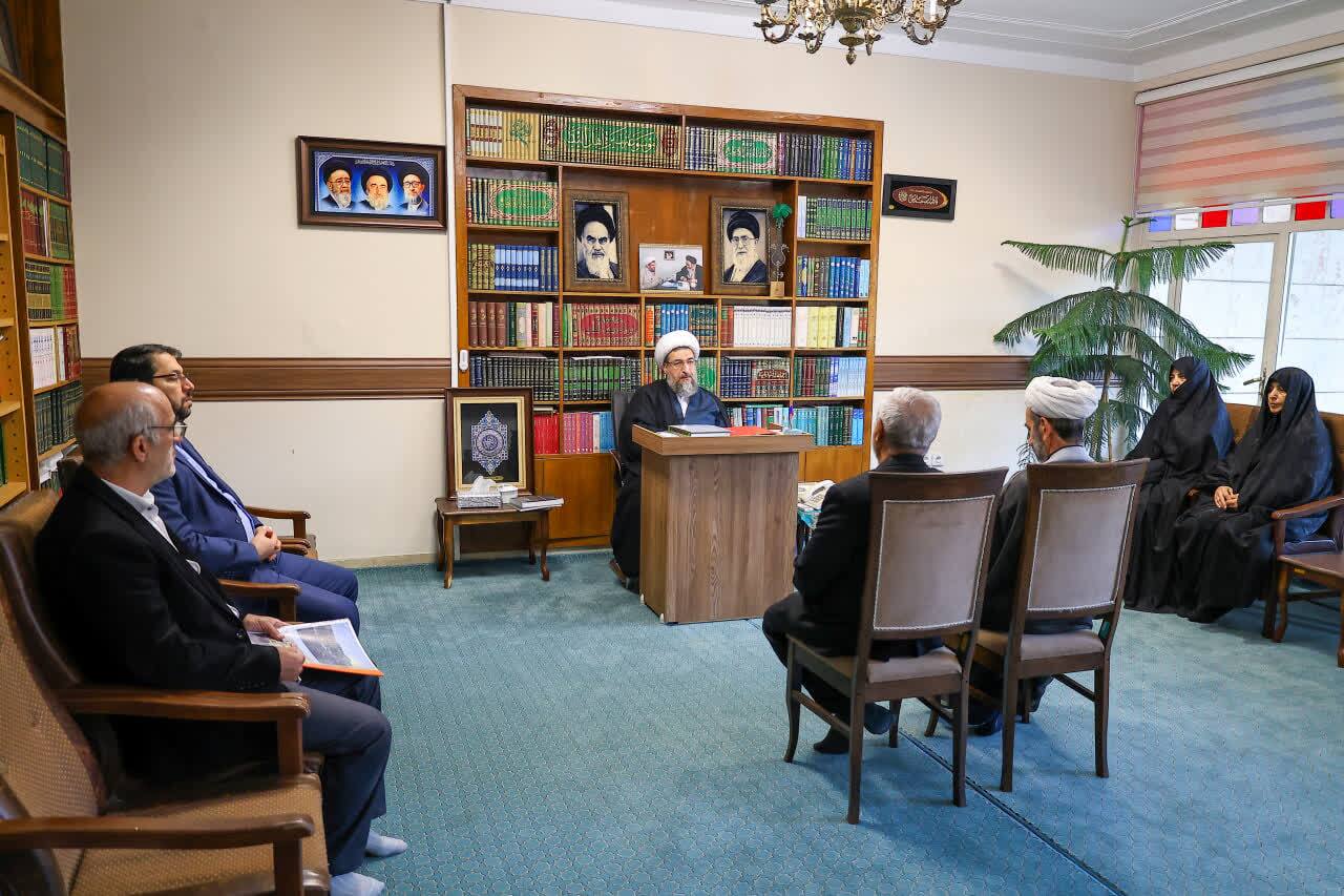 دیدار چهره به چهره اقشار مختلف مردم با امام جمعه تبریز+ تصاویر