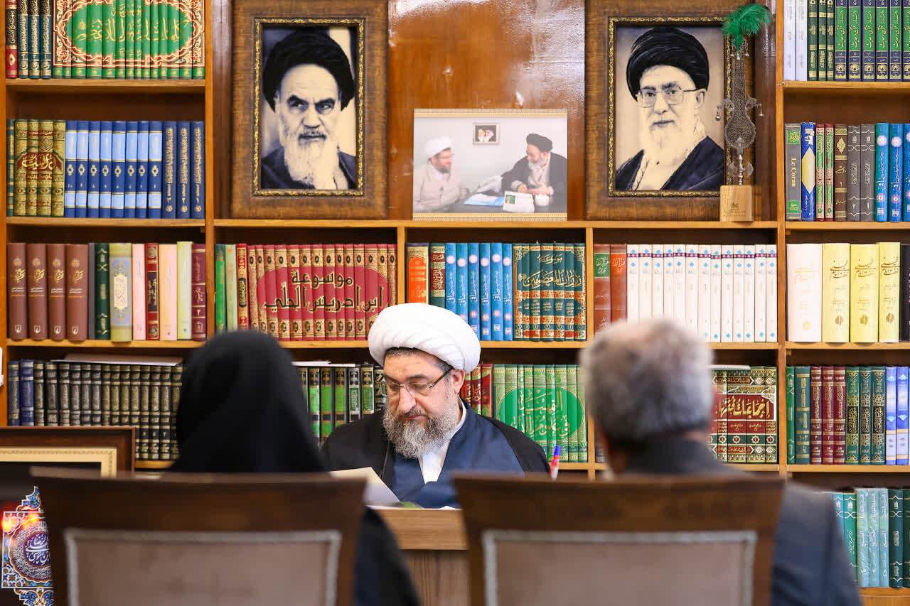 دیدار چهره به چهره اقشار مختلف مردم با امام جمعه تبریز+ تصاویر