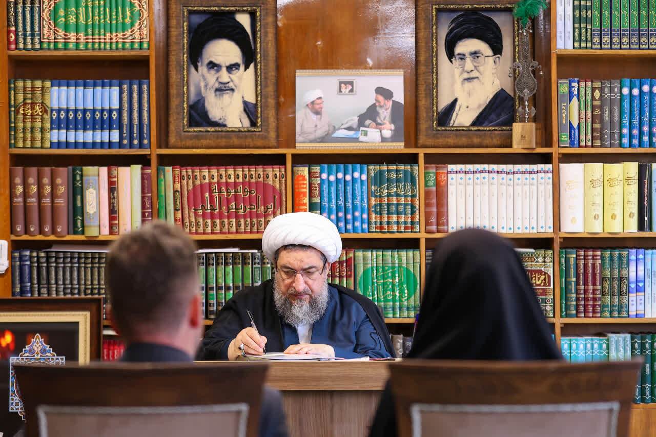 دیدار چهره به چهره اقشار مختلف مردم با امام جمعه تبریز+ تصاویر