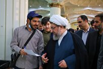 بازدید حجت الاسلام والمسلمین مطهری اصل از میز خدمت مصلی تبریز+ تصاویر