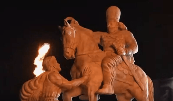 کاربران خارجی: تاریخ، گواه زانو زدن دشمنان در برابر ایرانیها است کاربران خارجی: تاریخ، گواه زانو زدن دشمنان در برابر ایرانیها است