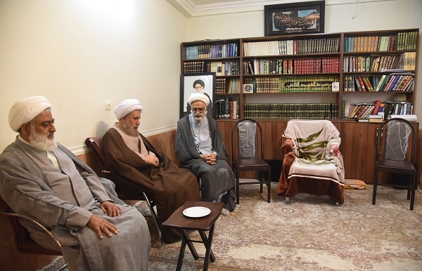 دیدار آیت‌الله دژکام با علمای شیراز؛ هم‌اندیشی برای تقویت جایگاه روحانیت در جامعه