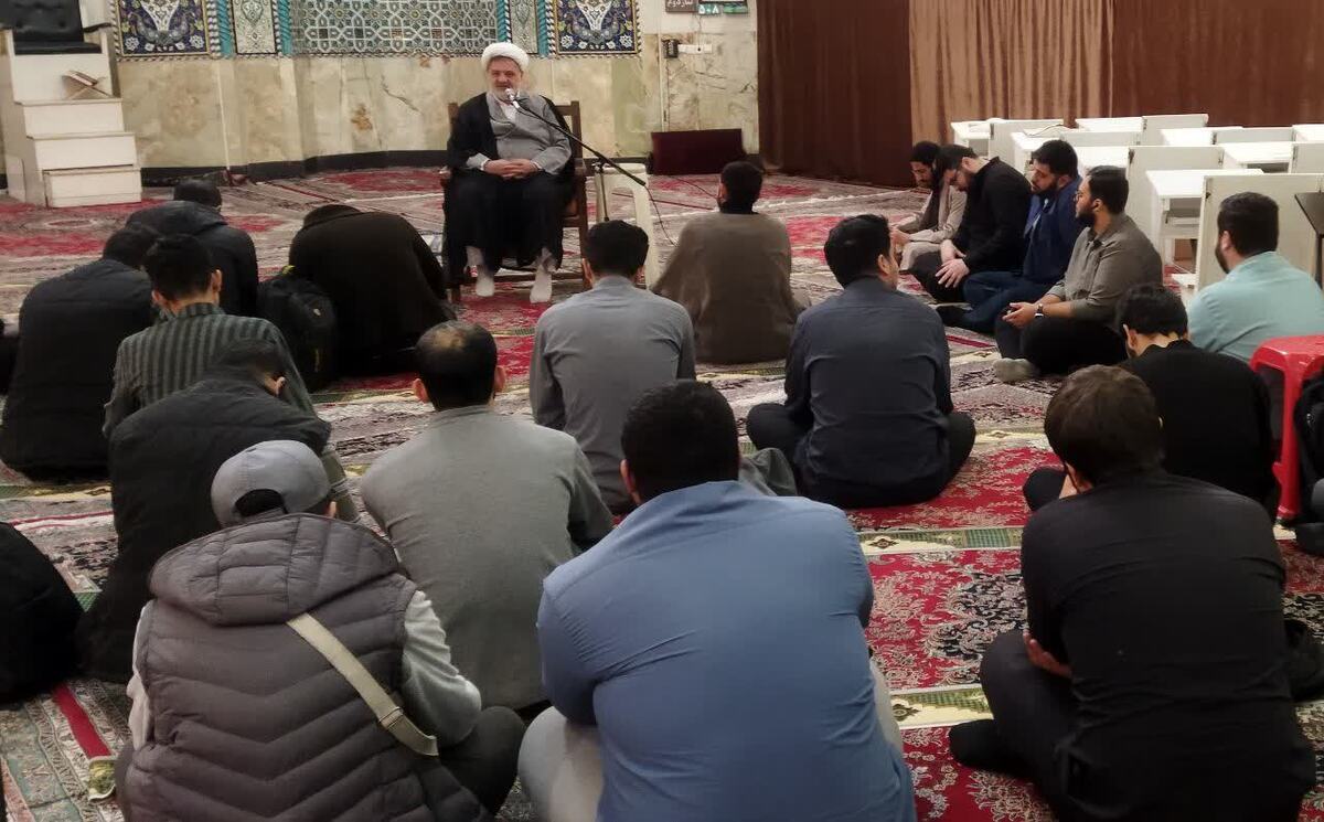 درس خارج فقه و اصول در حوزه علمیه آیت الله جلالی خمینی برگزار می شود 