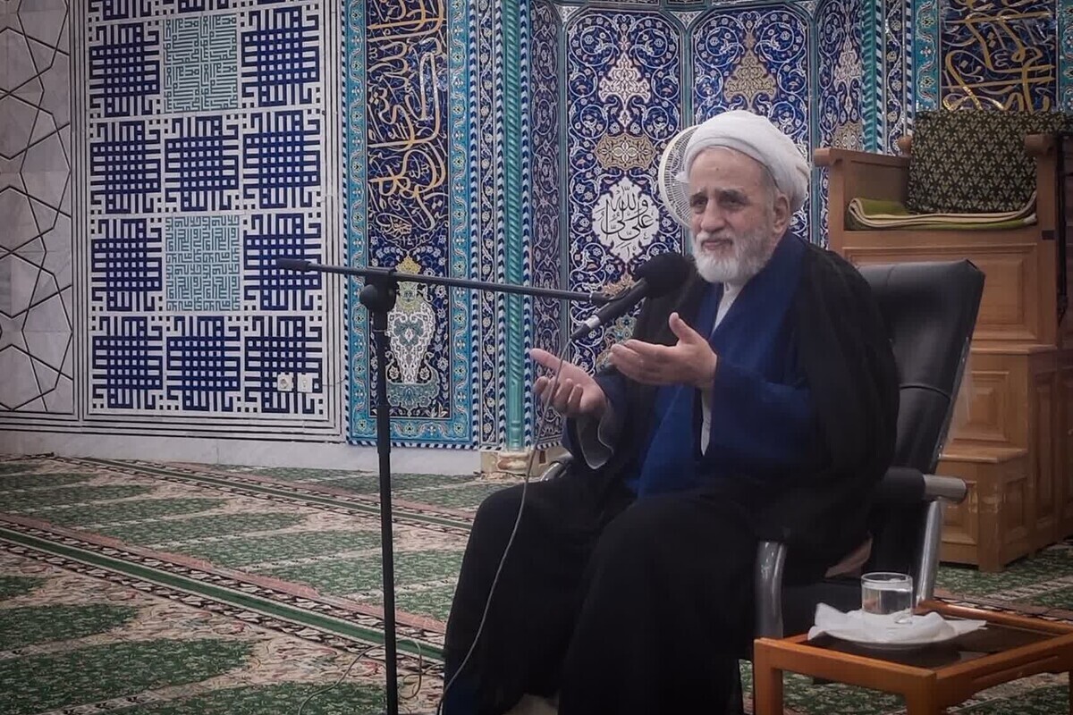 معرفت نخستین گام سلوک مؤمن و اساس محبت و اطاعت الهی است