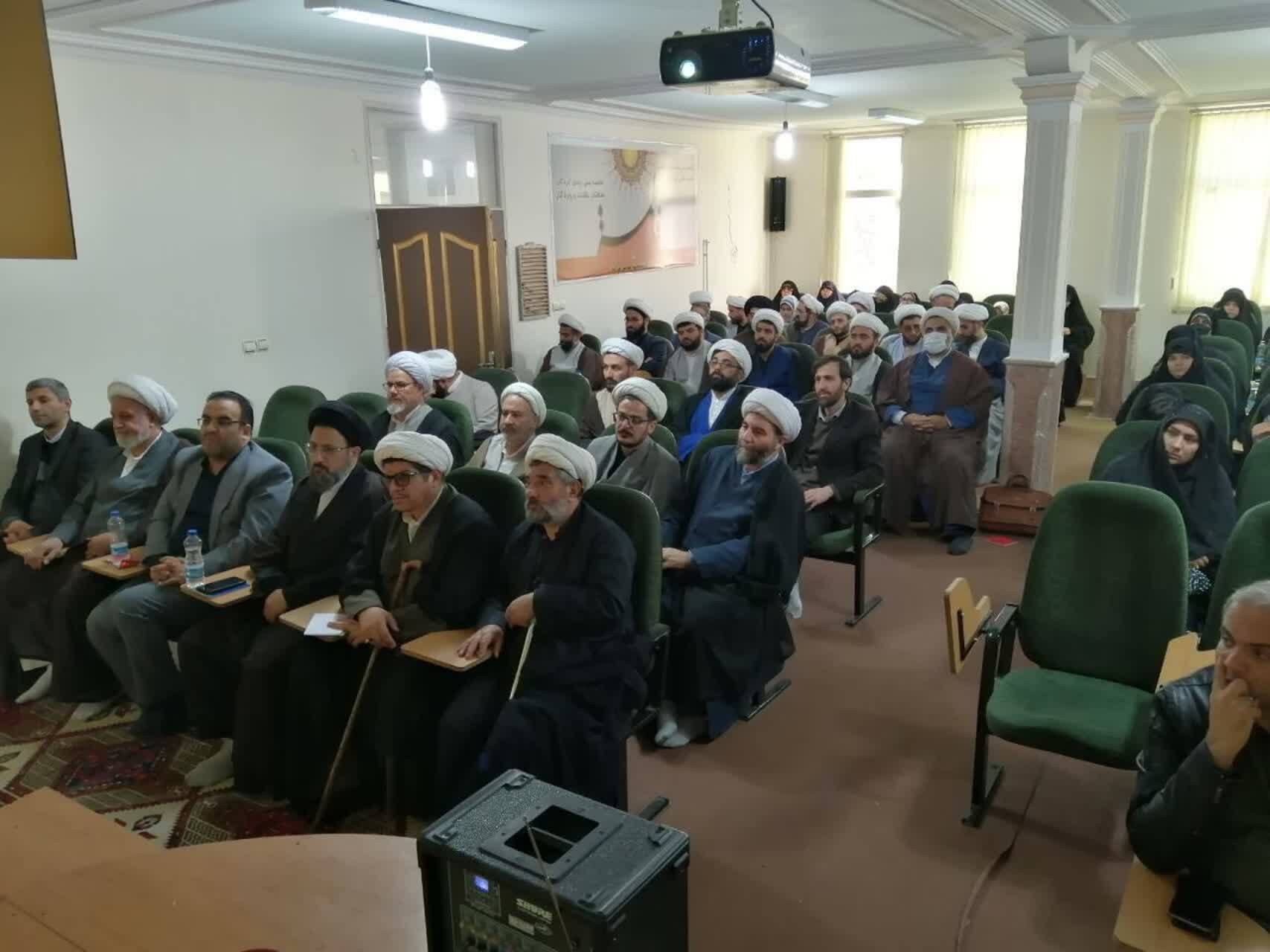 کارگاه نقد جریان انحرافی احمد الحسن در سراب برگزار شد+ تصاویر