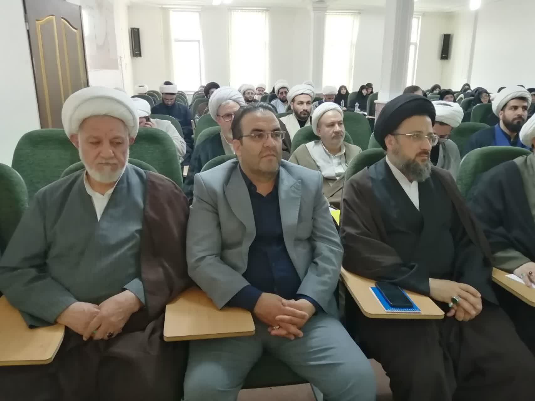 کارگاه نقد جریان انحرافی احمد الحسن در سراب برگزار شد+ تصاویر