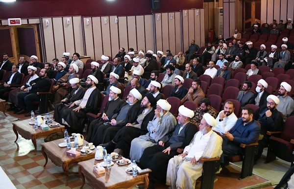 تأکید بر نقش جهادی روحانیت در تربیت نسل آینده در اولین گردهمایی طلاب معلم فارس
