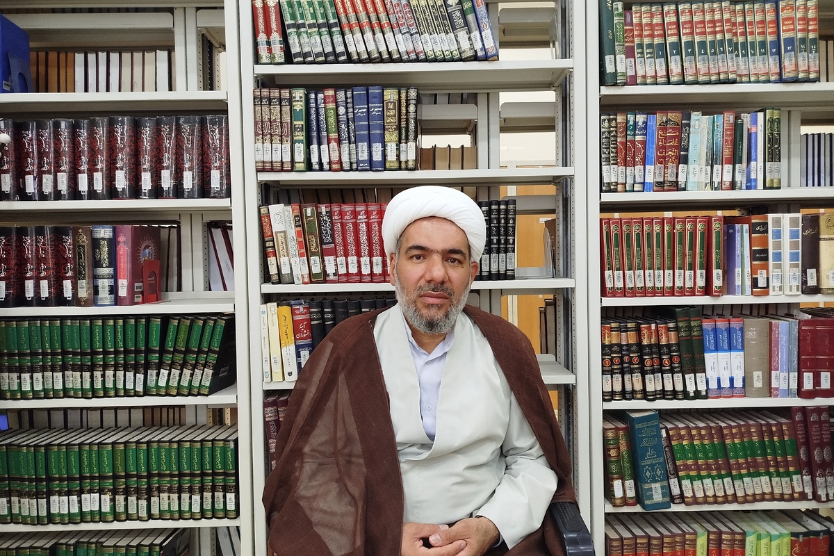 ظرفیت‌ها، خدمات و برنامه‌های ویژه هفته کتاب در کتابخانه‌های تخصصی و عمومی پژوهشگاه علوم و فرهنگ اسلامی