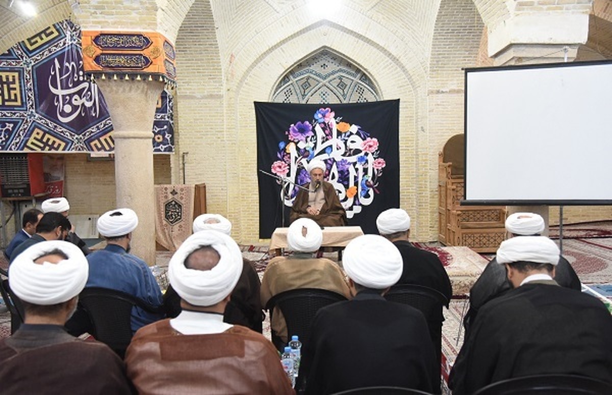 برگزاری جلسه شورای تبلیغ با حضور نماینده ولی فقیه در فارس