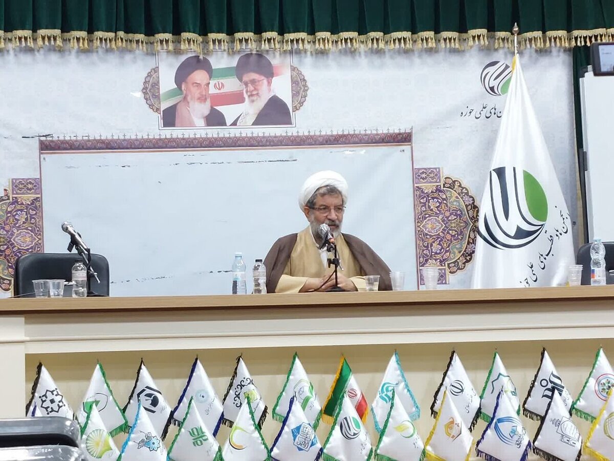 نشست هم اندیشی علمی«ابعاد نظریه اجتماعی علامه طباطبایی برگزار شد نشست هم اندیشی علمی«ابعاد نظریه اجتماعی علامه طباطبایی برگزار شد