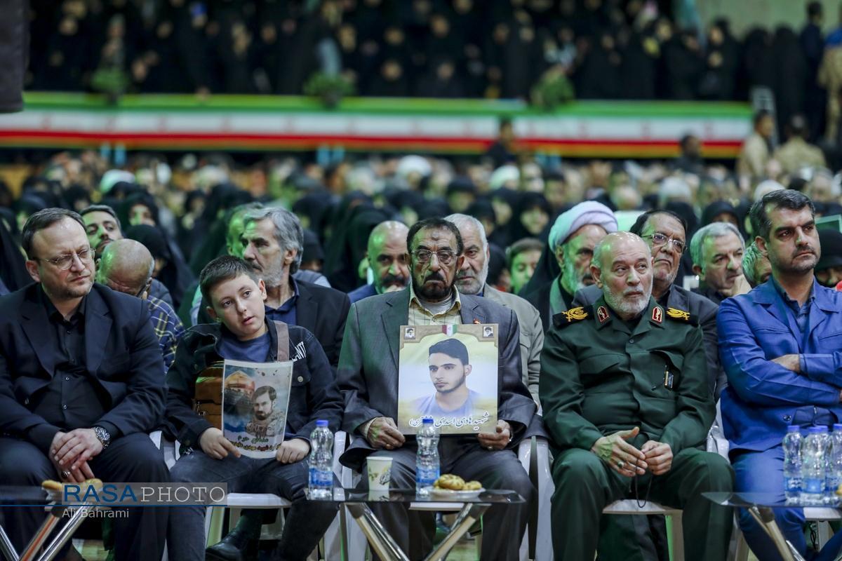 گزارشی از سی و یکمین یادواره شهید زین الدین و ۶۱۲۸ شهید استان قم + عکس گزارشی از سی و یکمین یادواره شهید زین الدین و ۶۱۲۸ شهید استان قم + عکس