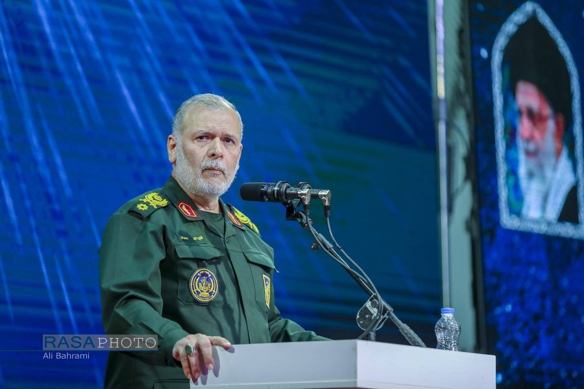 گزارشی از سی و یکمین یادواره شهید زین الدین و ۶۱۲۸ شهید استان قم + عکس گزارشی از سی و یکمین یادواره شهید زین الدین و ۶۱۲۸ شهید استان قم + عکس