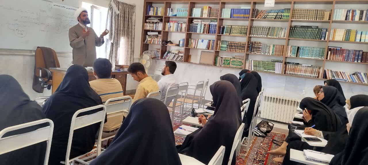 برگزاری دوره تخصصی سبک زندگی مهدوی در بناب با حضور حجتالاسلام عابدی + تصاویر برگزاری دوره تخصصی سبک زندگی مهدوی در بناب با حضور حجتالاسلام عابدی + تصاویر