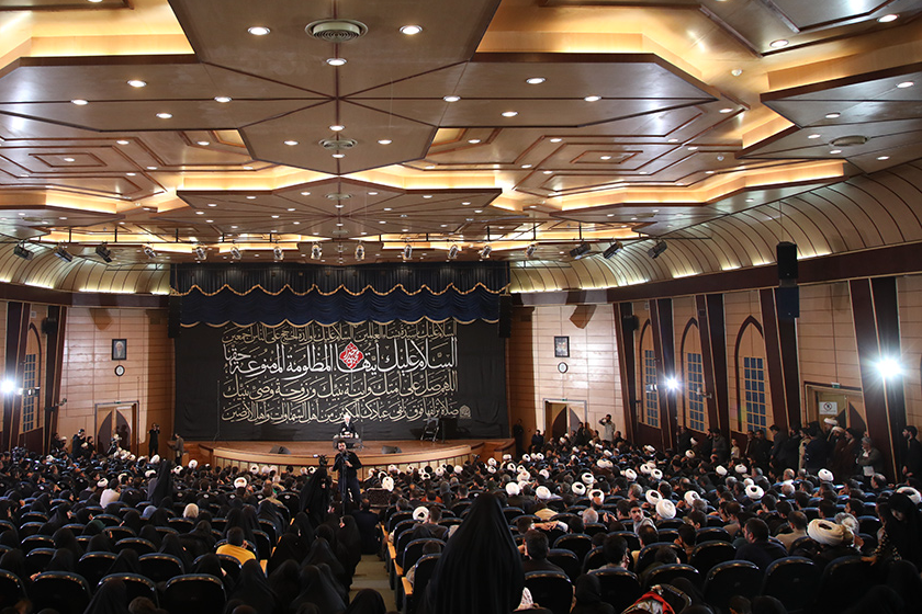 گزارشی از مراسم «محبوبه خدا» در مرکز فقهی ائمه اطهار گزارشی از مراسم «محبوبه خدا» در مرکز فقهی ائمه اطهار