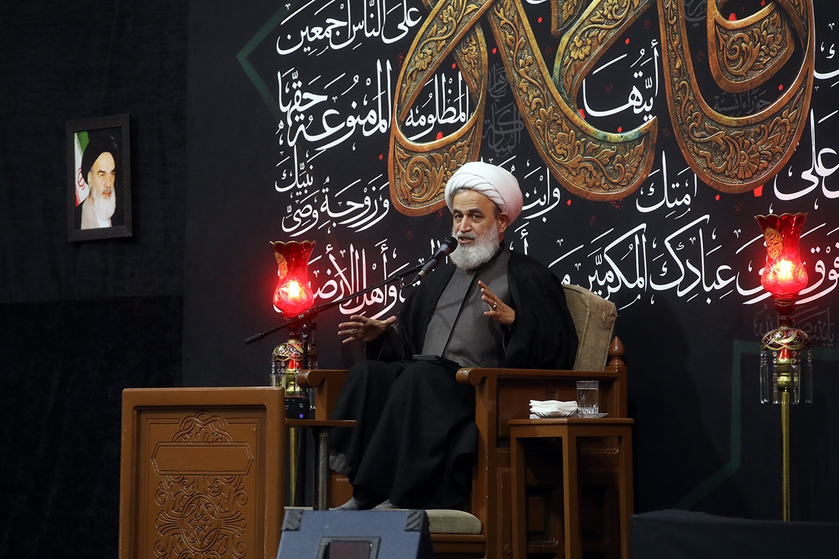 فاطمه زهرا یکتنه مسیر دین را از تحریف نجات داد /م فاطمه زهرا یکتنه مسیر دین را از تحریف نجات داد /م