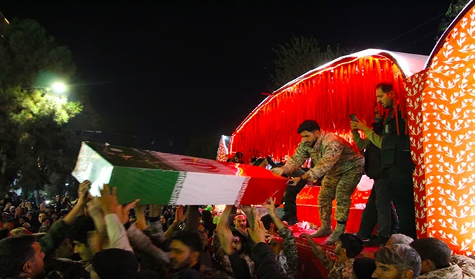 آیین استقبال مردم کاشان دیارمیانداران از کاروان اهالی بهشت + گزارش تصویری آیین استقبال مردم کاشان دیارمیانداران از کاروان اهالی بهشت + گزارش تصویری