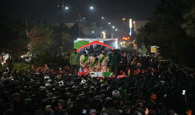 آیین استقبال مردم کاشان دیارمیانداران از کاروان اهالی بهشت + گزارش تصویری آیین استقبال مردم کاشان دیارمیانداران از کاروان اهالی بهشت + گزارش تصویری